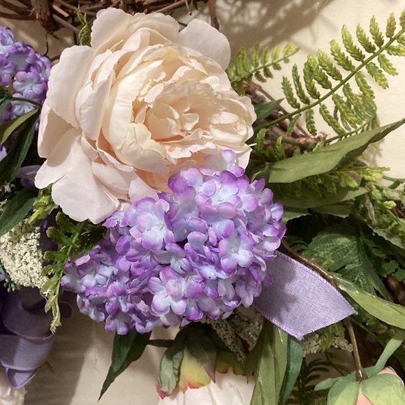 Spring grapevine wreath - Picture 2 of 3